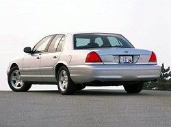 Crown Victoria 4.6 (223hp) (P7) Ford фото